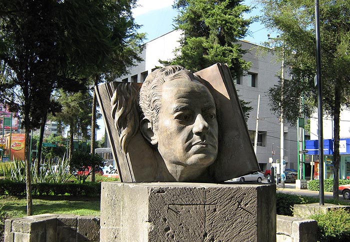 Juan Rulfo statue