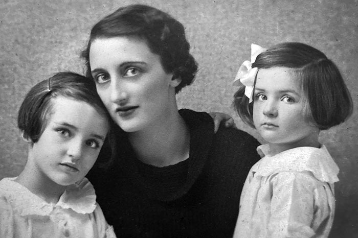 Rosemary (left) and Elizabeth (right) with their mother Sylvia Luling in 1936