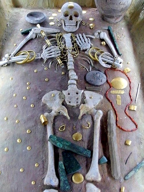 The oldest known gold artefacts. Modern Reconstruction of the tomb of ‘The Lord of Varna’ – an elite male burial site, c.4500 BC, discovered in Bulgaria in 1972